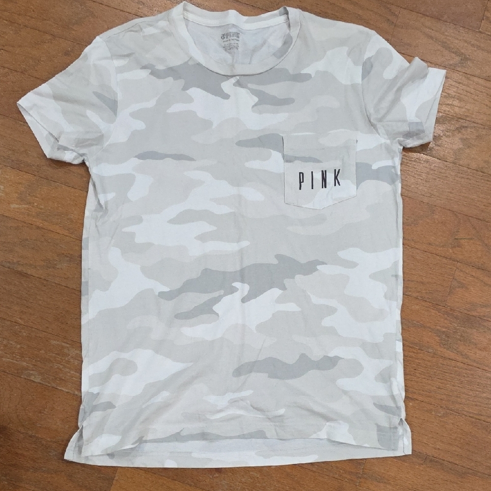 PINK Victoria's Secret Gray Camo Tee‎